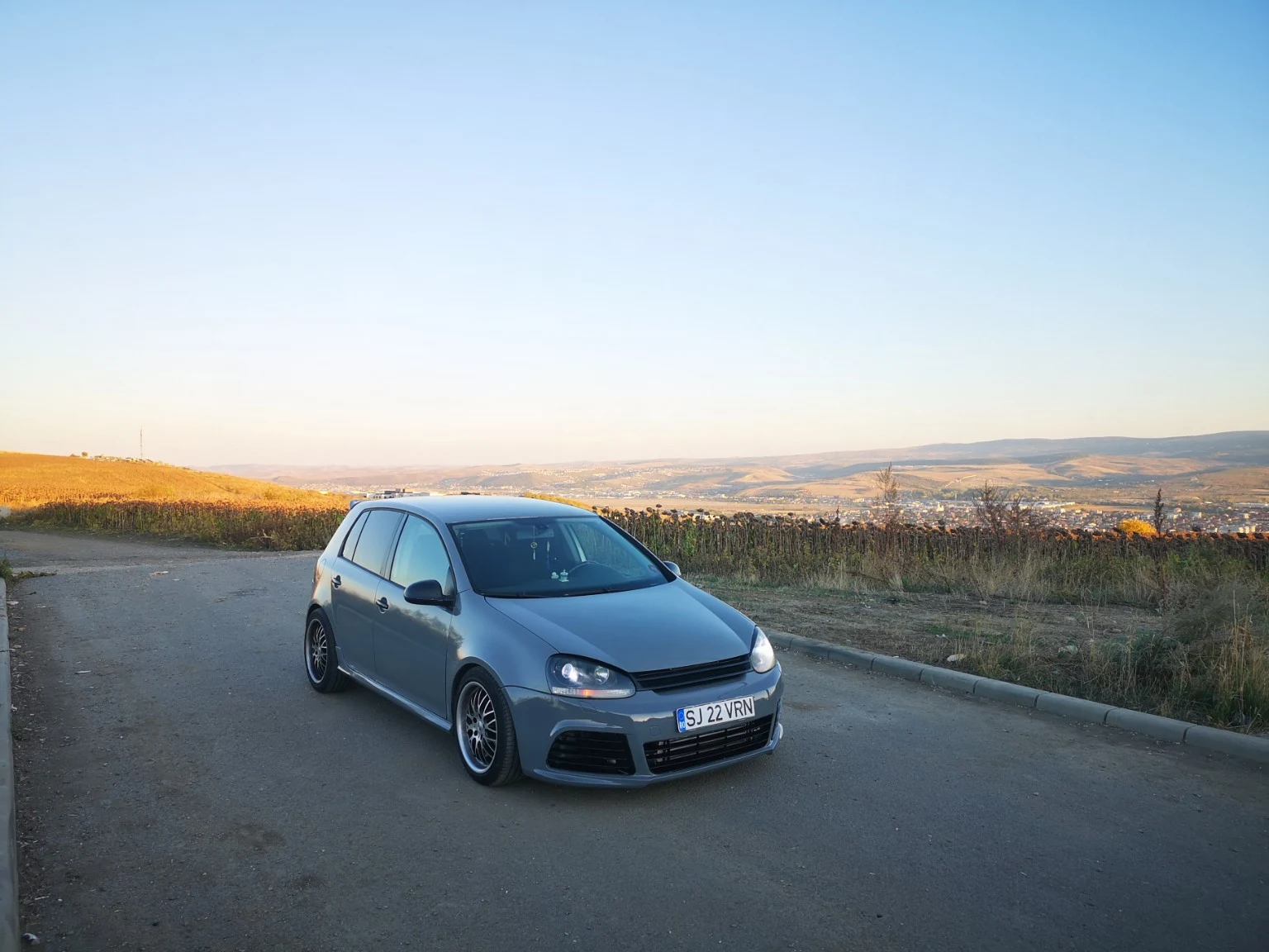 Volkswagen Golf V BKD — personal project at sunset